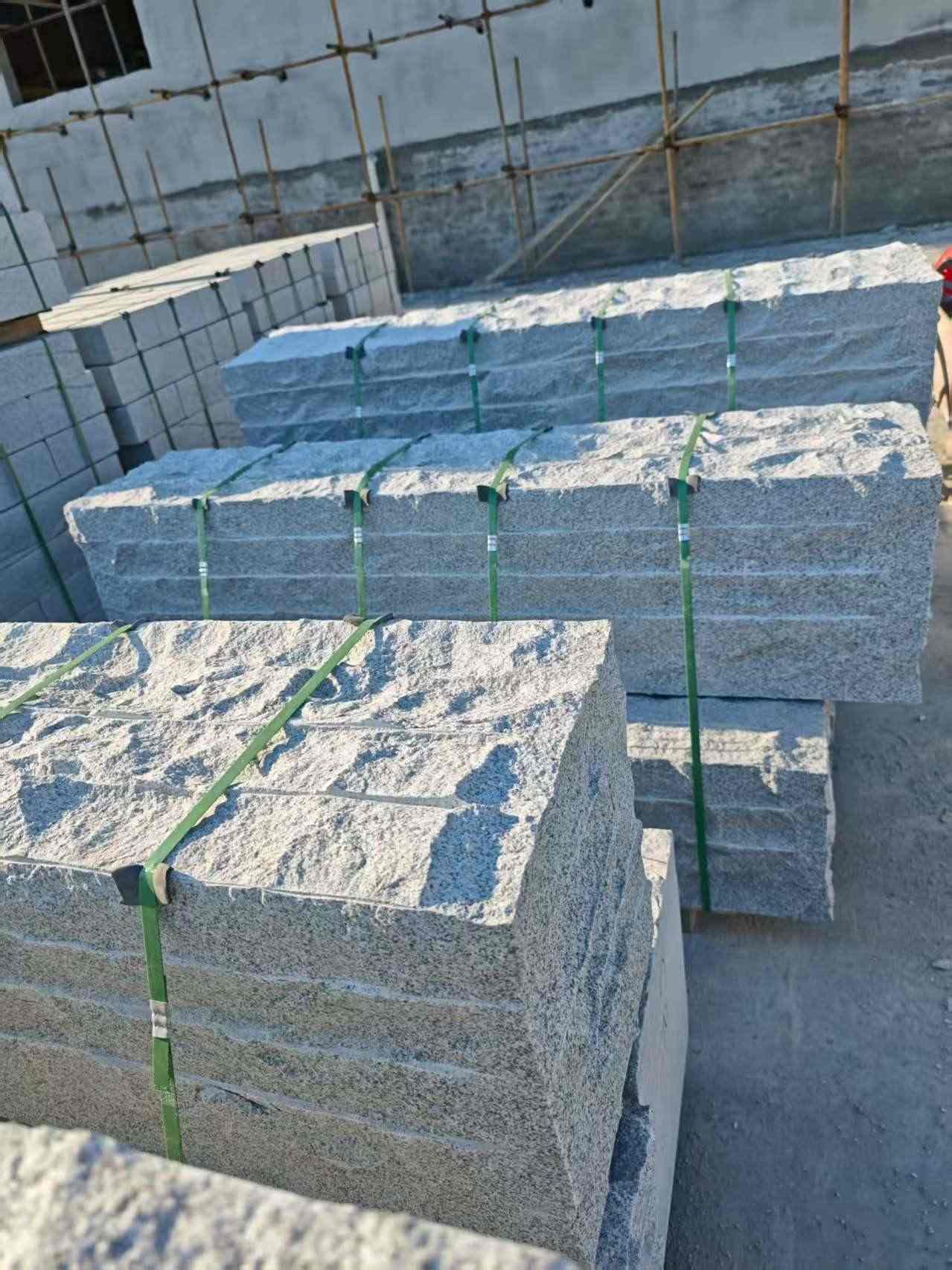 福州芝麻白自然面整石 坐凳